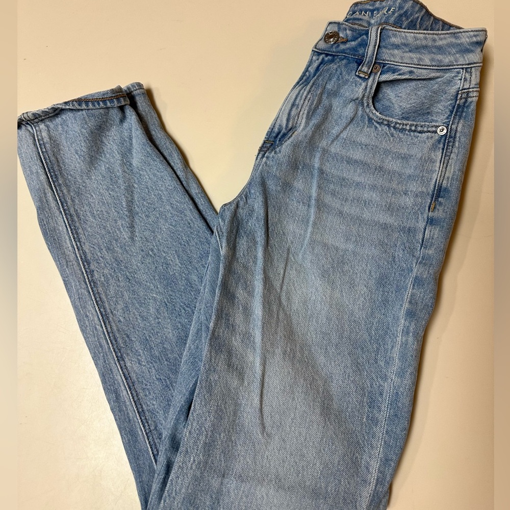 American Eagle Outfitters Mom Jean (2)